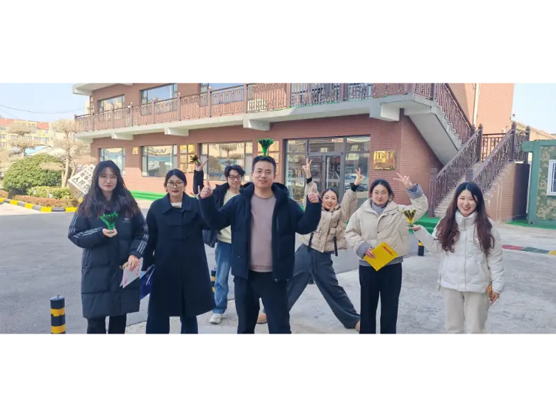 Maotong udendørs fjerbold sparker efter frokost